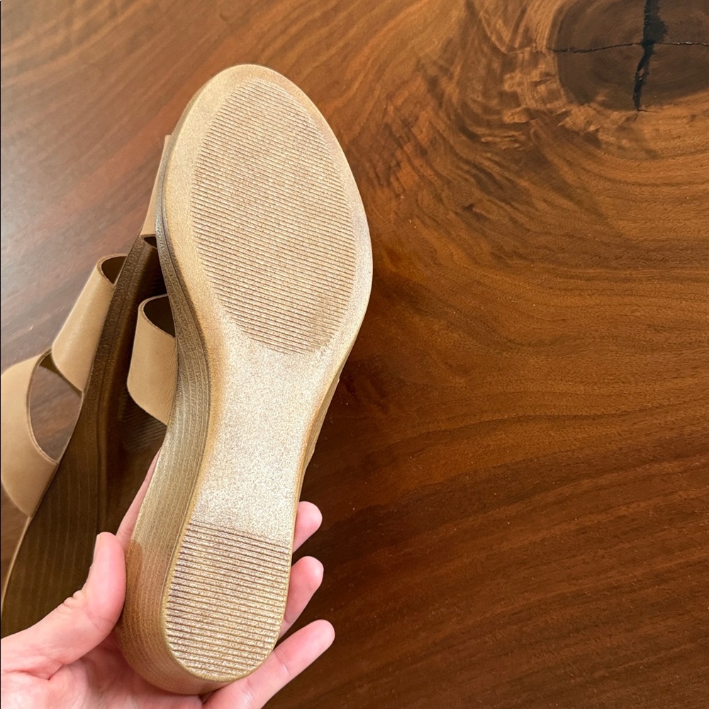 Sophia Milano Nude Slide Sandals size 8 - Picture 10 of 12
